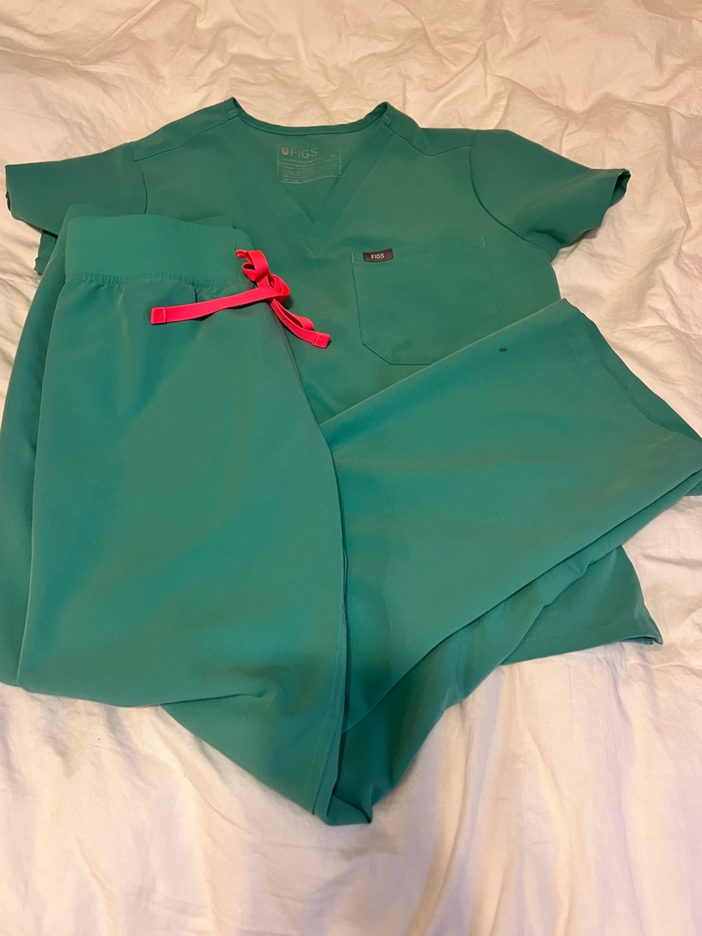 FIGS Aqua/Seafoam Green Livingston and Catarina Scrub Set – Neon Pink Drawstring